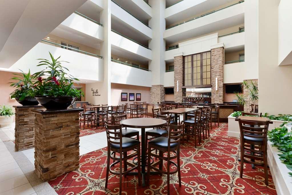 Embassy Suites By Hilton Philadelphia Valley Forge Wayne Restaurant photo